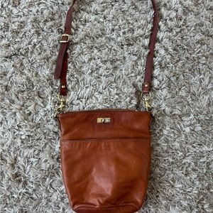 Brown Leather Shoulder or crossbody purse.